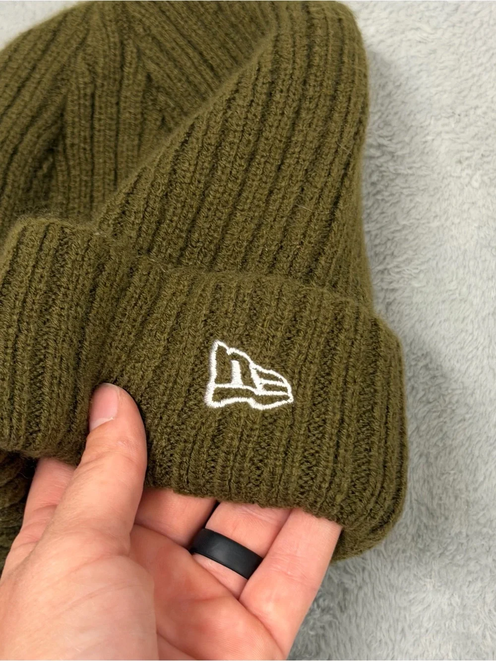 San Francisco 49ers New Era Salute To Service Cuffed Knit Beanie Hat